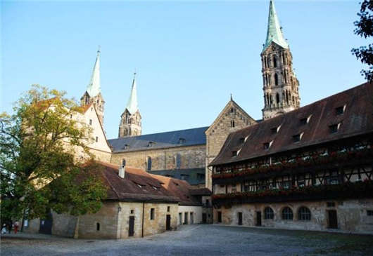 移民人數上升，現已居排名第二