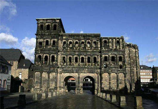 醫療保障，衛生保健與健康保險