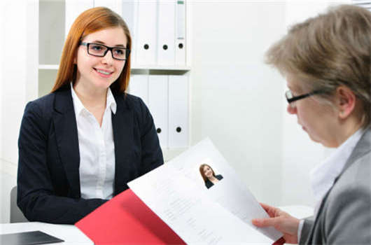 永居與入籍的選擇那個更適合您？